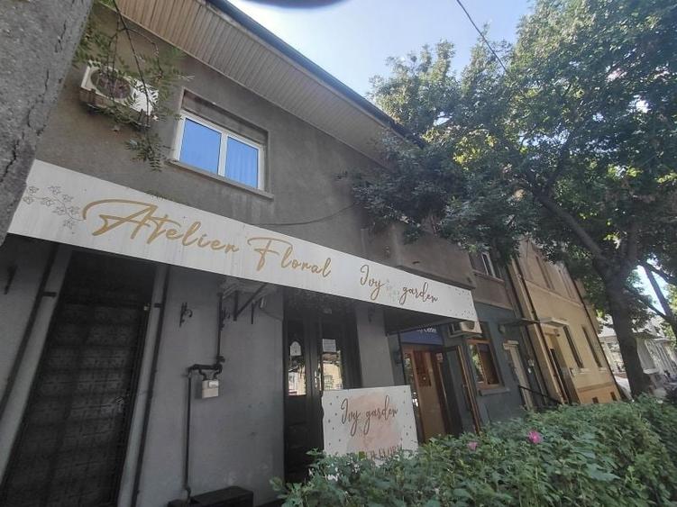 Apartament cu 3 camere semidecomandat în P-ța Victoriei