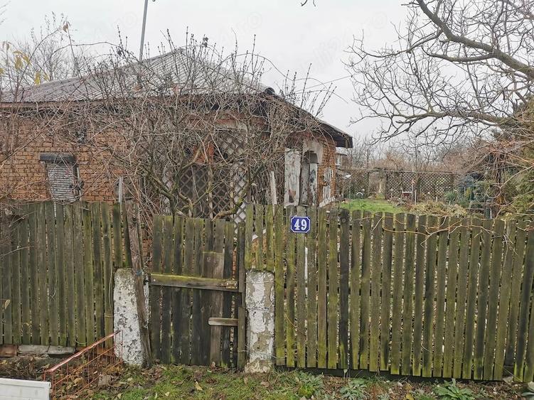 Casă cu Teren 1200 Mp în Gratia