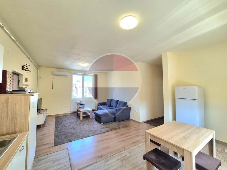 Apartament cu 3 camere, la prima închiriere, în zona centrală - 3