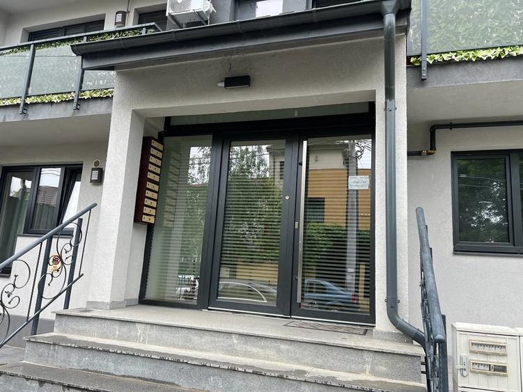 Apartament cu 2 camere decomandat în Jiului