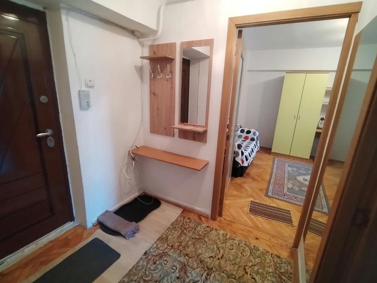Apartament cu 2 camere decomandat în Centru Civic