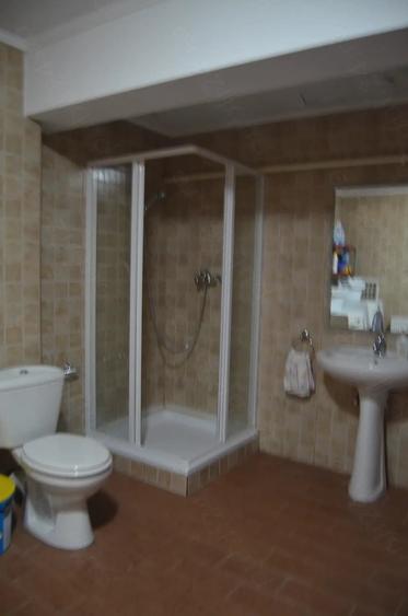 Casă cu 1 camere cu Teren 1627 Mp în Poiana