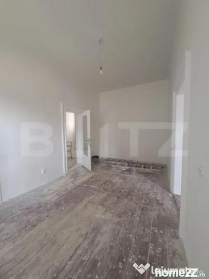 Apartament cu 4 camere decomandat în Centrul Istoric