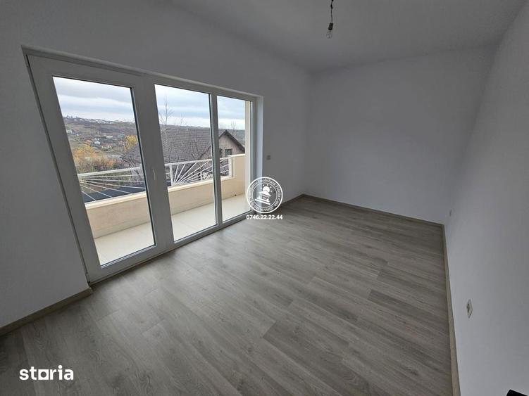 Casă cu 5 camere cu Teren 560 Mp în Rediu