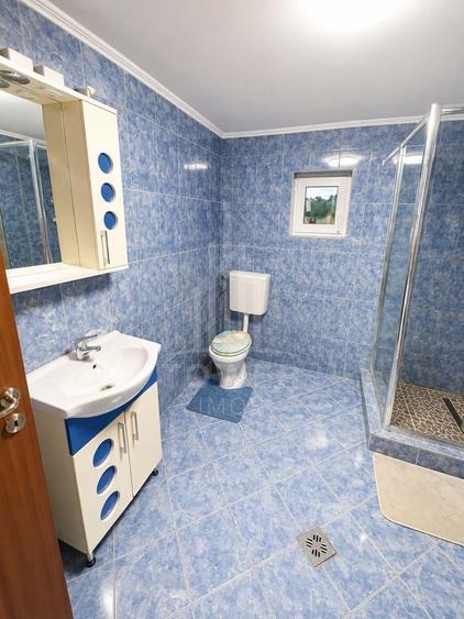 Casă individuală cu 4 camere cu Canalizare în Poplaca