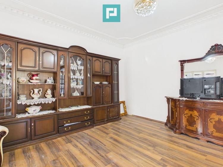 Casă individuală cu 5 camere cu Canalizare în Pârneava