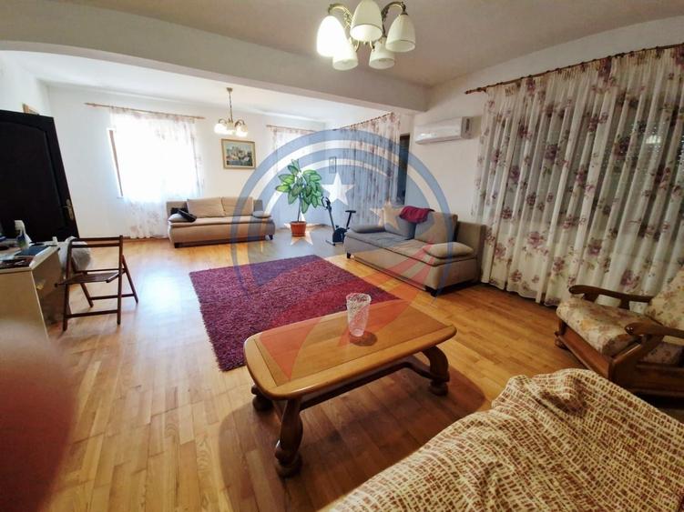 Casă individuală cu 5 camere cu Canalizare în Coșoveni