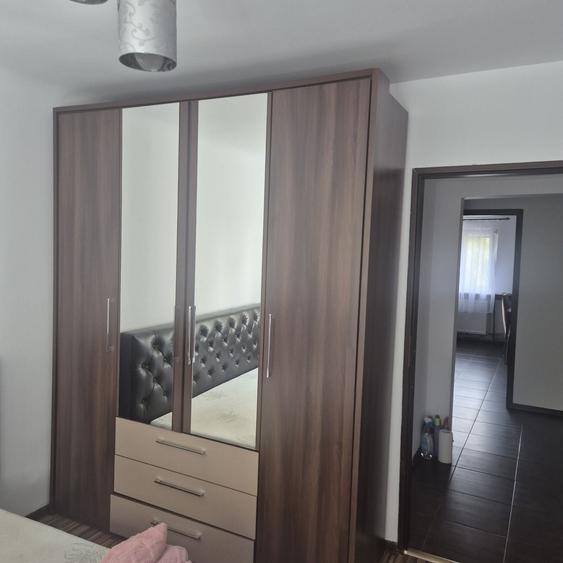 Apartament cu 3 camere decomandat în 1 Mai