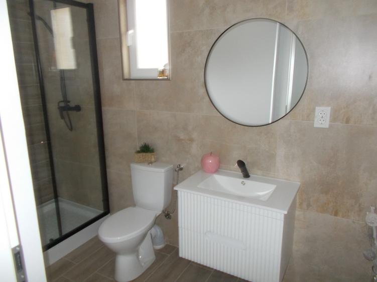 Duplex cu 4 camere cu Teren 235 Mp în Plopi