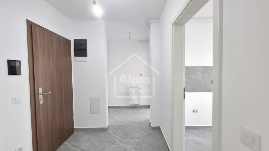 Apartament cu 2 camere decomandat în Tractorul