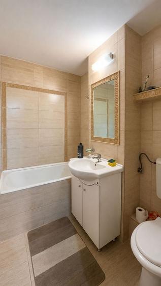 Apartament cu 3 camere decomandat, mobilat în Soarelui
