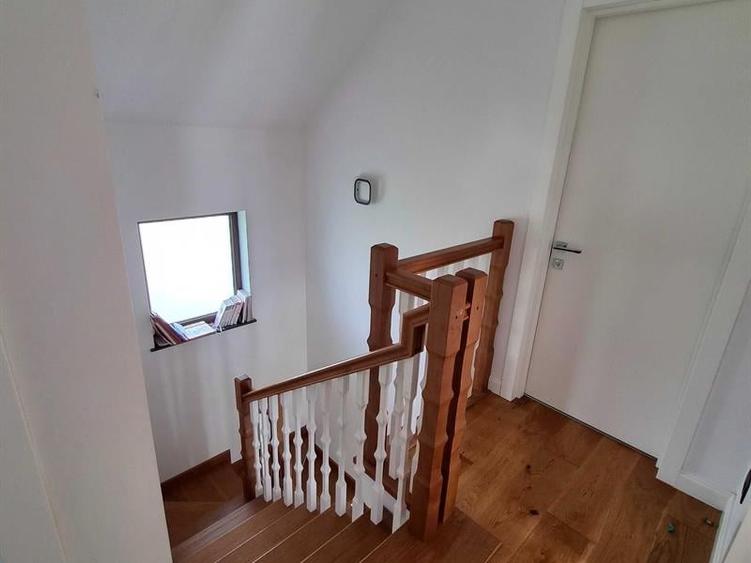 Casă individuală cu 3 camere cu Teren 300 Mp în Central