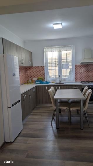Casă cu 6 camere cu Teren 955 Mp în Gai