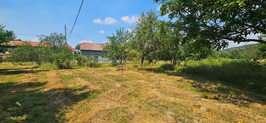 Teren de 1285 mp, în Pârvulești