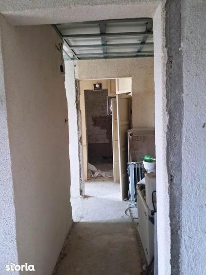 Apartament cu 3 camere în 9 Mai