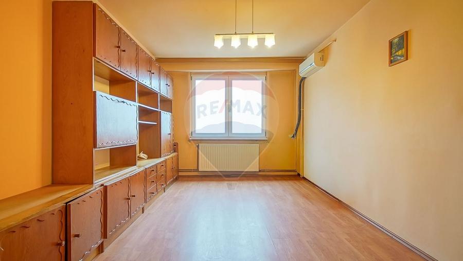 Apartament cu 3 camere circular în Astra