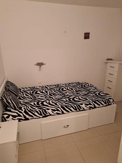 Apartament cu 3 camere decomandat, mobilat în 9 Mai