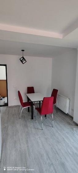 Apartament cu 3 camere decomandat în Nord
