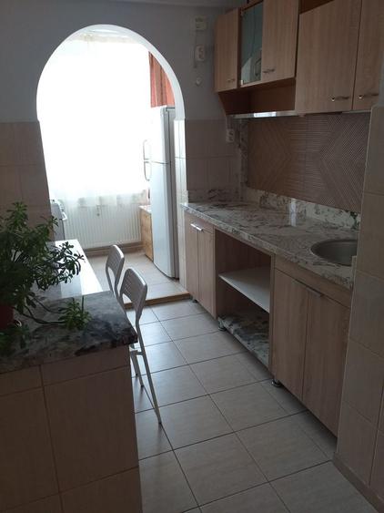 Apartament cu 2 camere decomandat în Central — fotografia 3