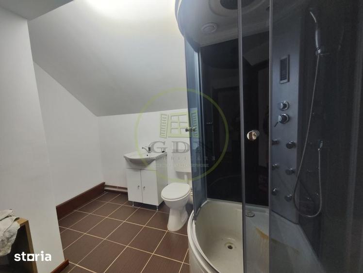 Casă cu 10 camere cu Teren 1002 Mp în Bariera Vâlcii