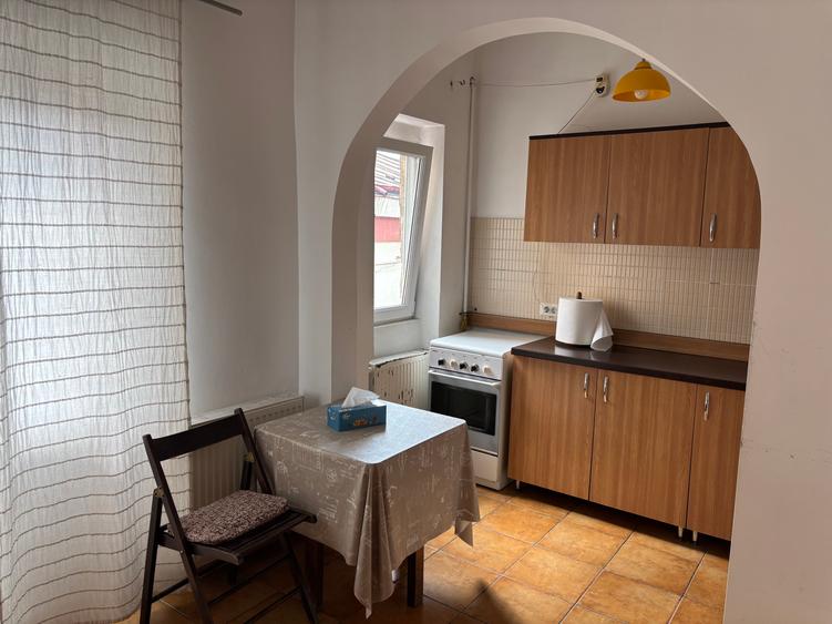Apartament cu 2 camere semidecomandat în Armeneasca