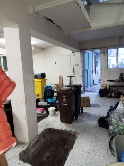 Casă individuală cu 10 camere cu Teren 300 Mp în 7 Noiembrie
