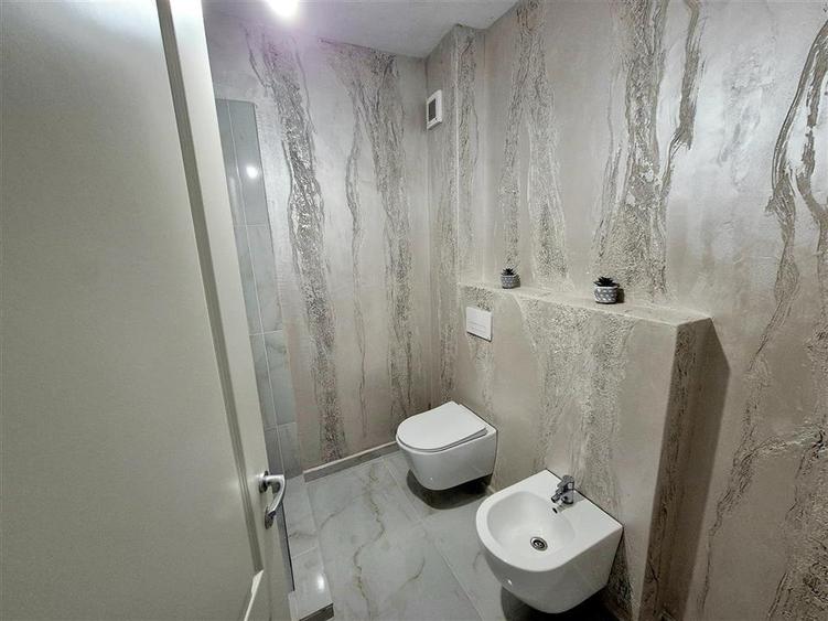 Apartament cu 2 camere decomandat în Vișani