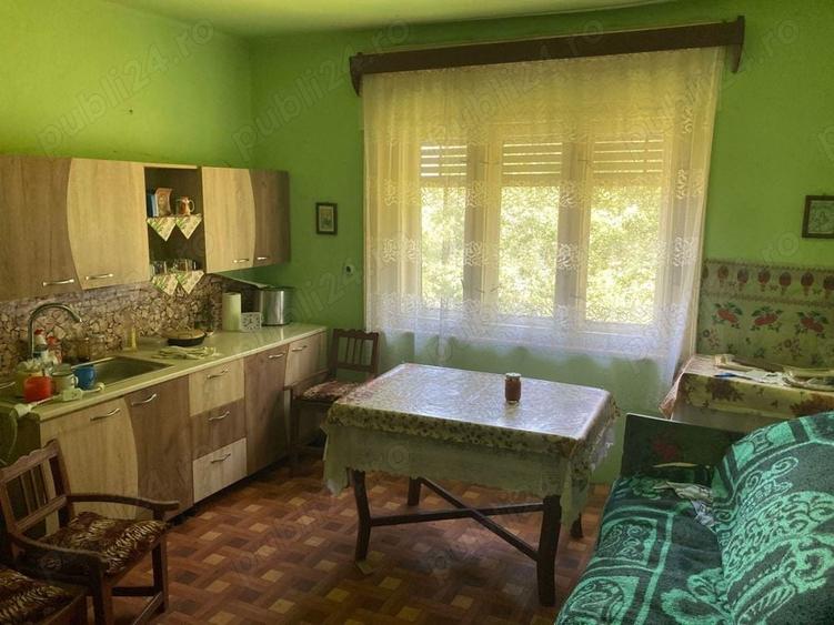 Casă cu 4 camere în Dumbrăvița