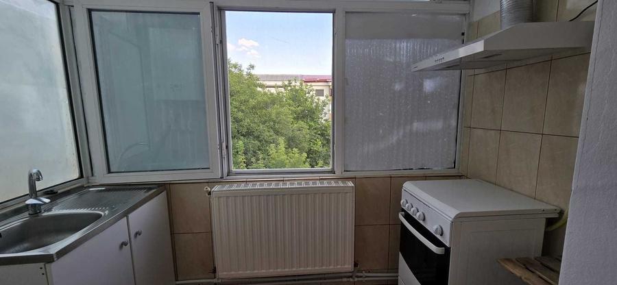 Inchiriez apartament 3 camere decomandate, 75 mp Zona linistita, aproape de scoli si parc - 2