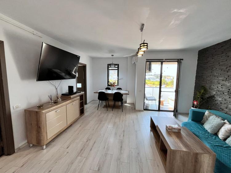 Apartament cu 3 camere decomandat în Bună Ziua
