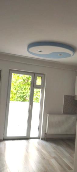 Apartament cu 3 camere decomandat în Sud