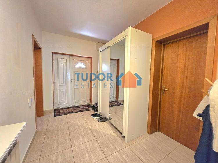 Vilă elegantă cu 5 dormitoare, grădină privată de 500 mp, terasă și garaj - 25