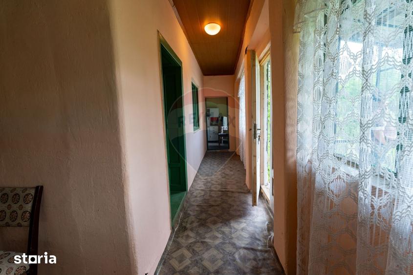 Casă cu 6 camere cu Teren 2143 Mp în Ribița