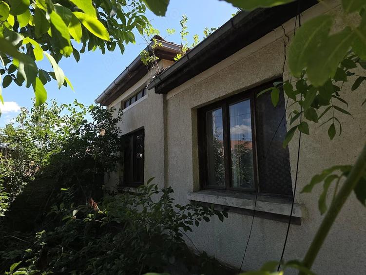 Casă cu Teren 647 Mp în Cloșca