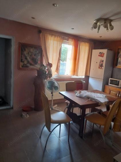 Casă cu 5 camere cu Teren 500 Mp în Central