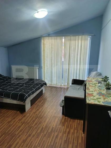 Apartament cu 5 camere semidecomandat, mobilat în Florești