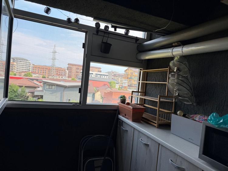 Apartament cu 2 camere decomandat în Roșu
