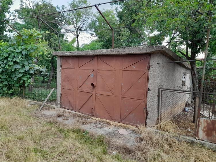 Casă cu 4 camere în Valea Soarelui