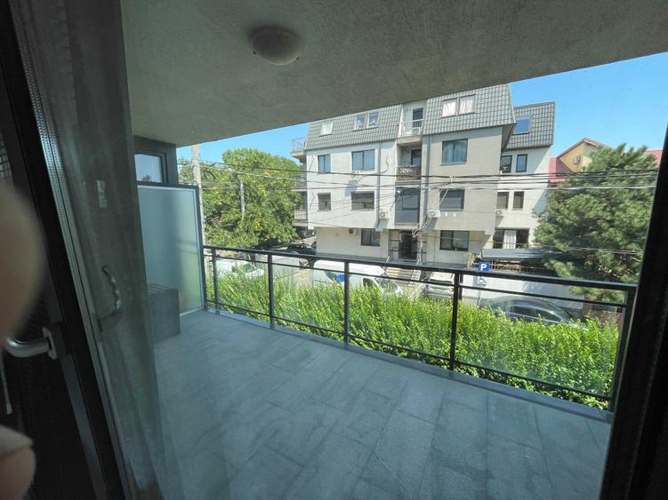 Apartament cu 2 camere decomandat în Pajura