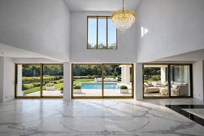Casă individuală cu 7 camere cu Piscina în Exterior Est