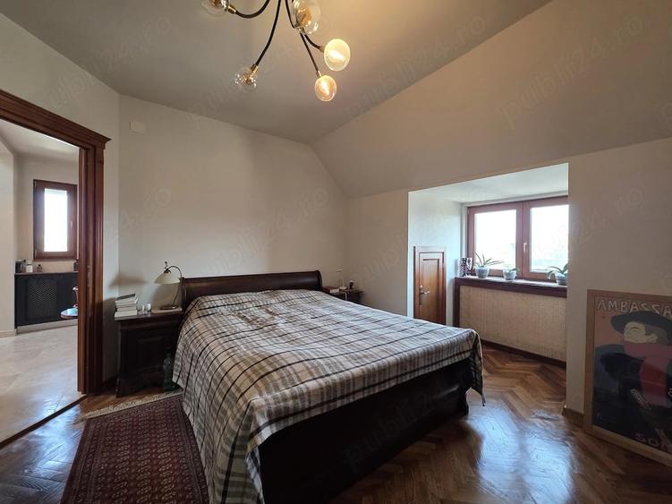 Apartament cu 6 camere decomandat în Ferdinand