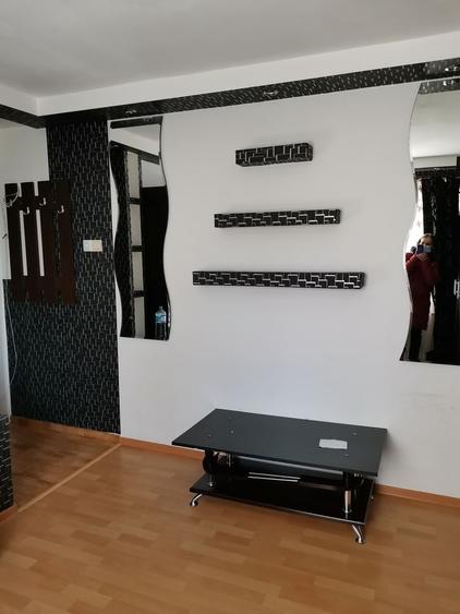 Apartament cu 2 camere semidecomandat în Exterior Vest
