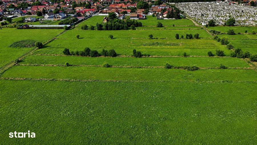 Teren de 2100 mp, în Central