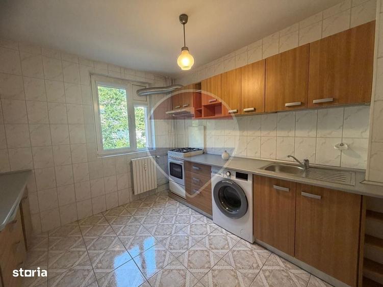 Apartament cu 3 camere în Drumul Taberei