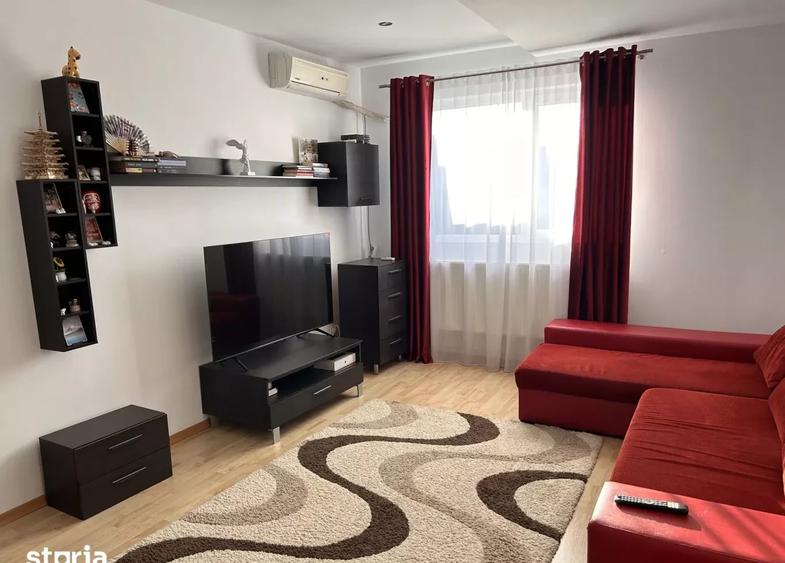 Apartament cu 3 camere decomandat, mobilat în Nicolina