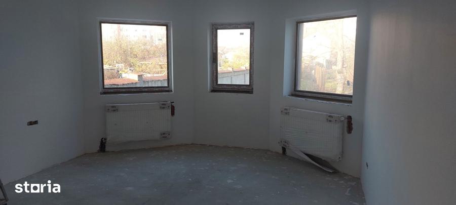 Casă cu 5 camere cu Teren 843 Mp în Dorobanți
