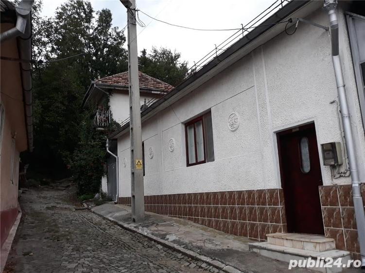 Casă cu 5 camere cu Teren 250 Mp în Oravița