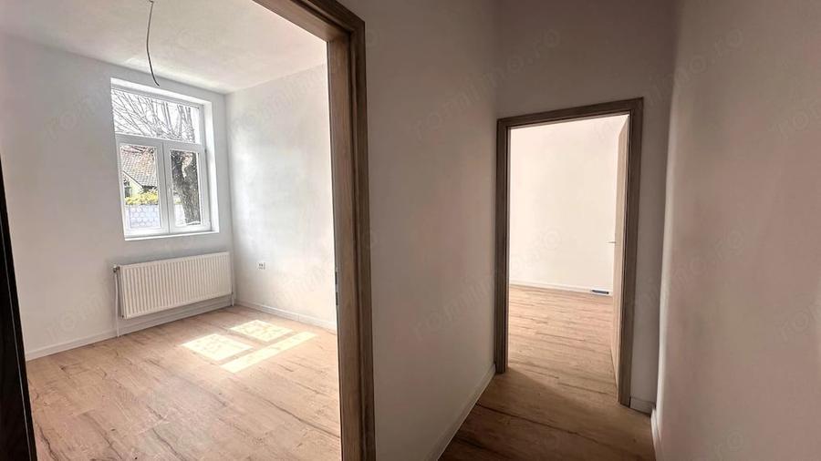 Apartament cu 3 camere decomandat în Terezian