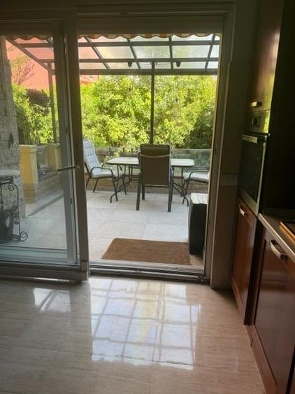 Duplex cu 7 camere cu Canalizare în Central