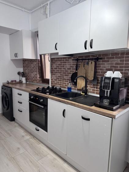 Apartament cu 3 camere nedecomandat în Lacul Morii